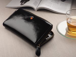 Жіночий гаманець з бурштином 2344082